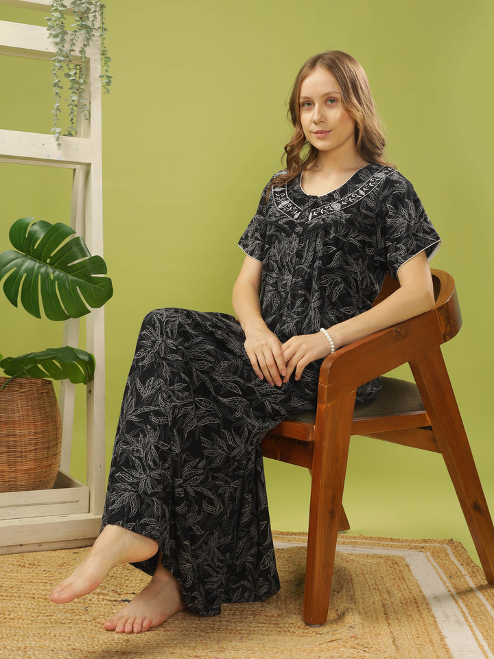 Elegant Black Alpine Pleated Nighty - Comfort Meets Style