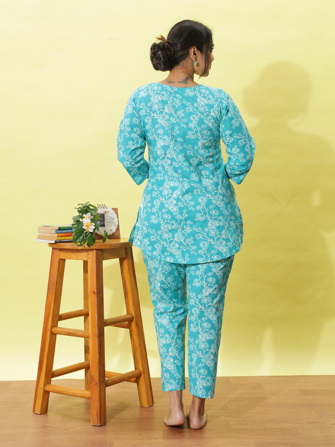 Chic Aqua Blue Floral Cotton Pyjama Set for Women