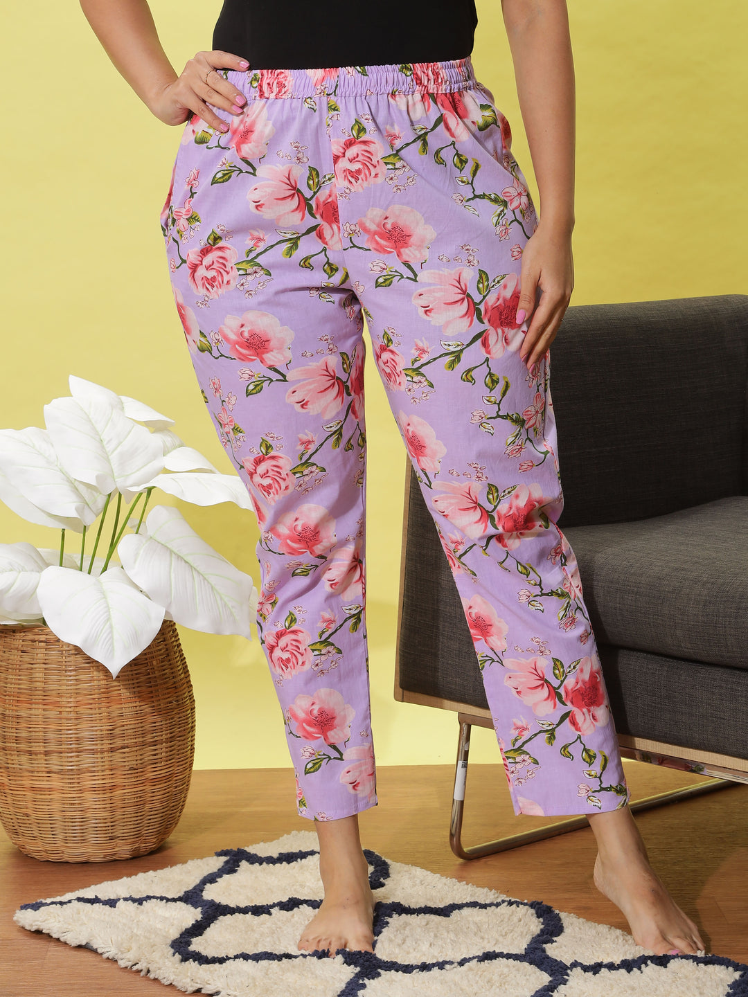 Comfy Lavender Floral Cotton Women' s Pyjama Set