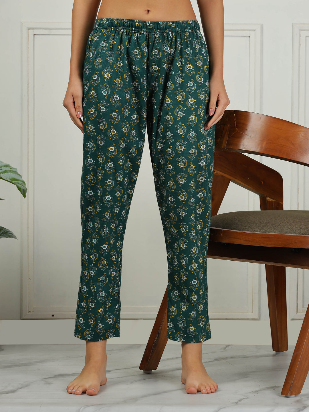 Pine Green Cotton Pyjama Set for Women Cozy and Breathable Sleepwear