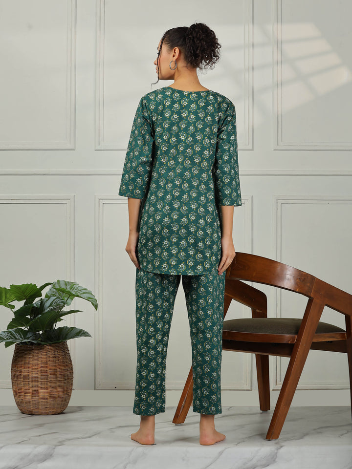 Pine Green Cotton Pyjama Set for Women Cozy and Breathable Sleepwear