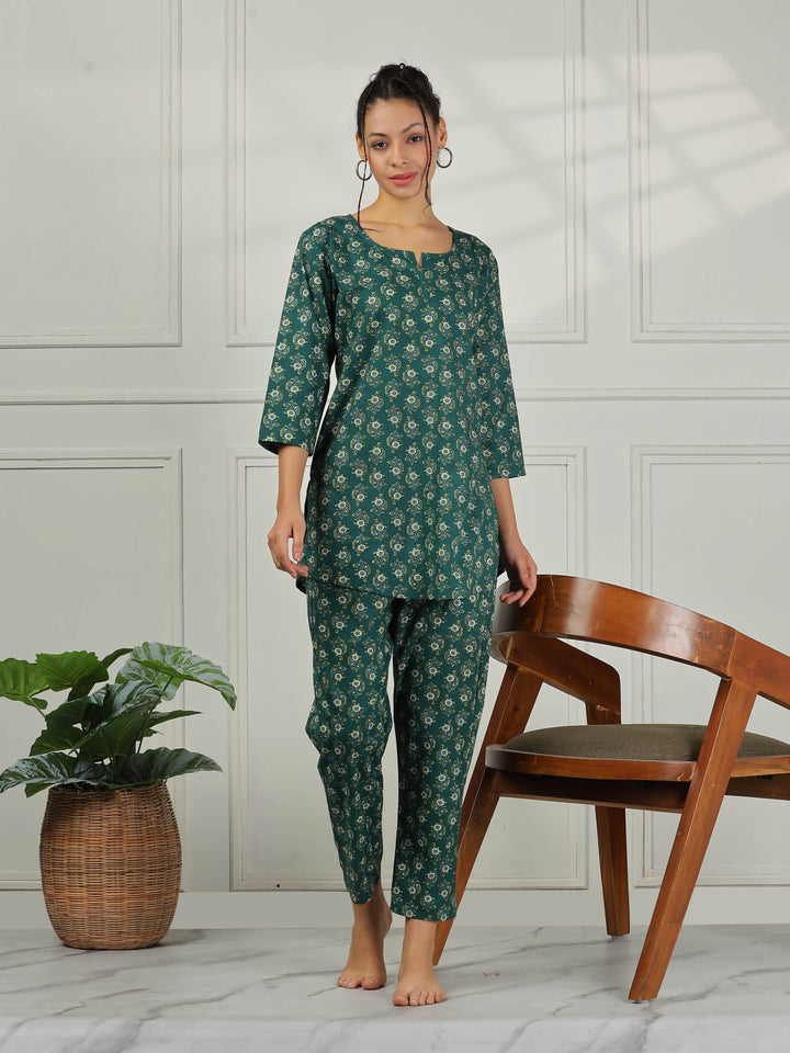 Pine Green Cotton Pyjama Set for Women Cozy and Breathable Sleepwear