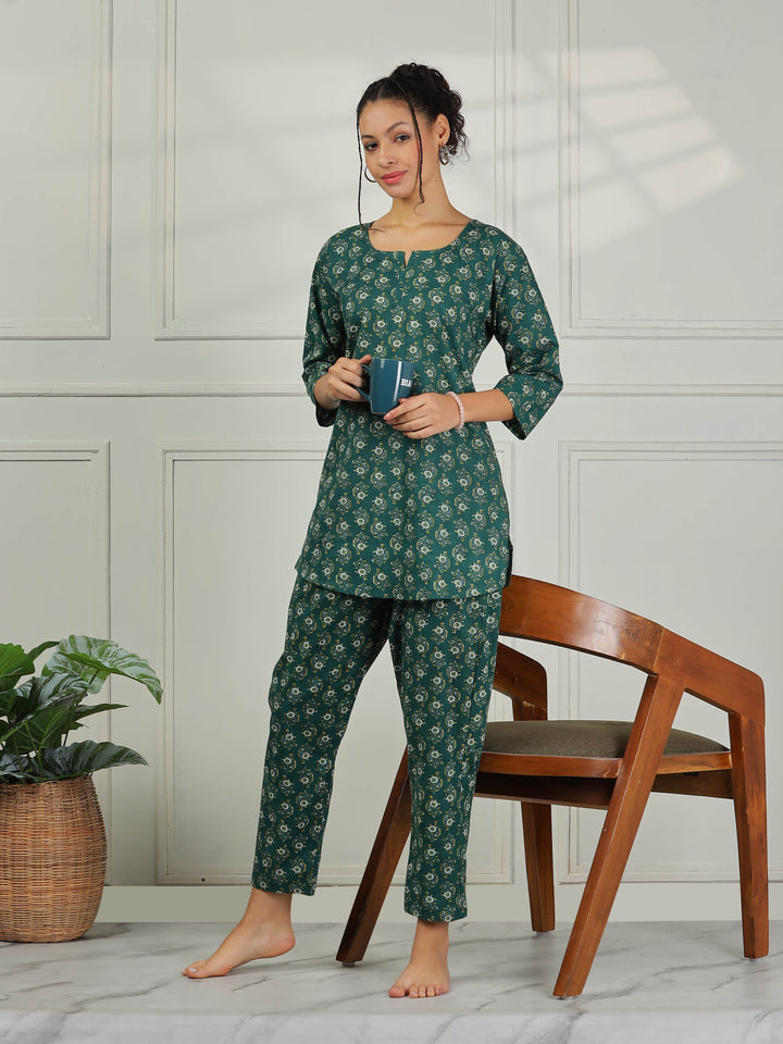 Pine Green Cotton Pyjama Set for Women Cozy and Breathable Sleepwear