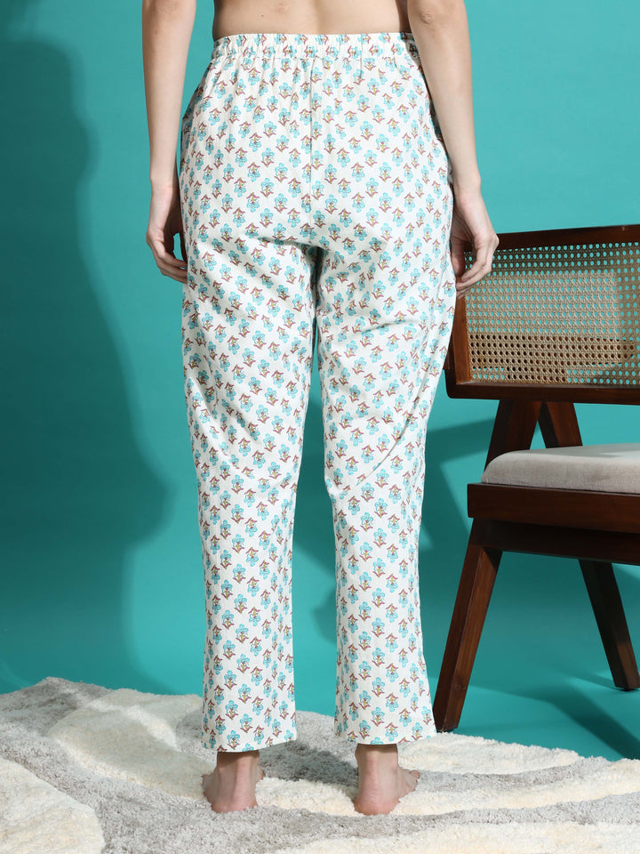 Relaxed Fit White Blue Cotton Pyjama Set for Women