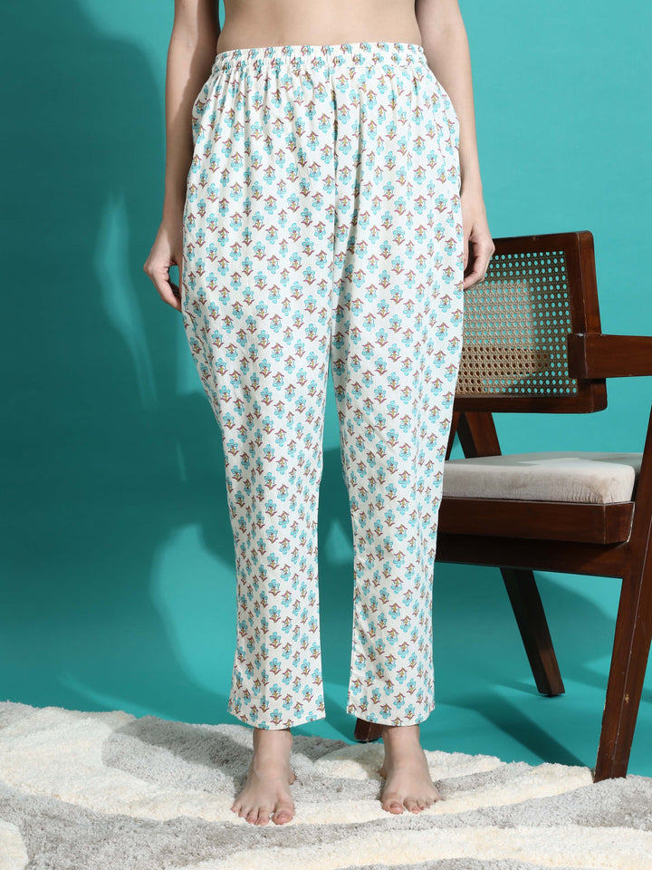 Relaxed Fit White Blue Cotton Pyjama Set for Women