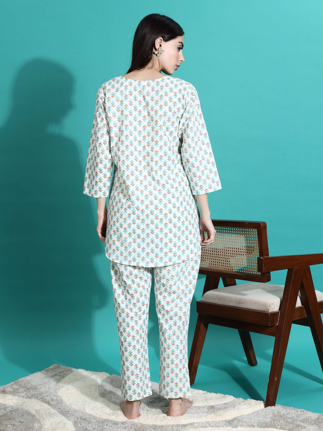 Relaxed Fit White Blue Cotton Pyjama Set for Women