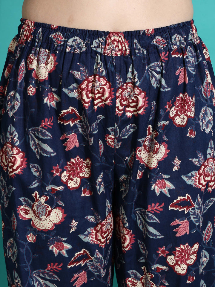 Chic Navy Blue Floral Cotton Pyjama Set for Women