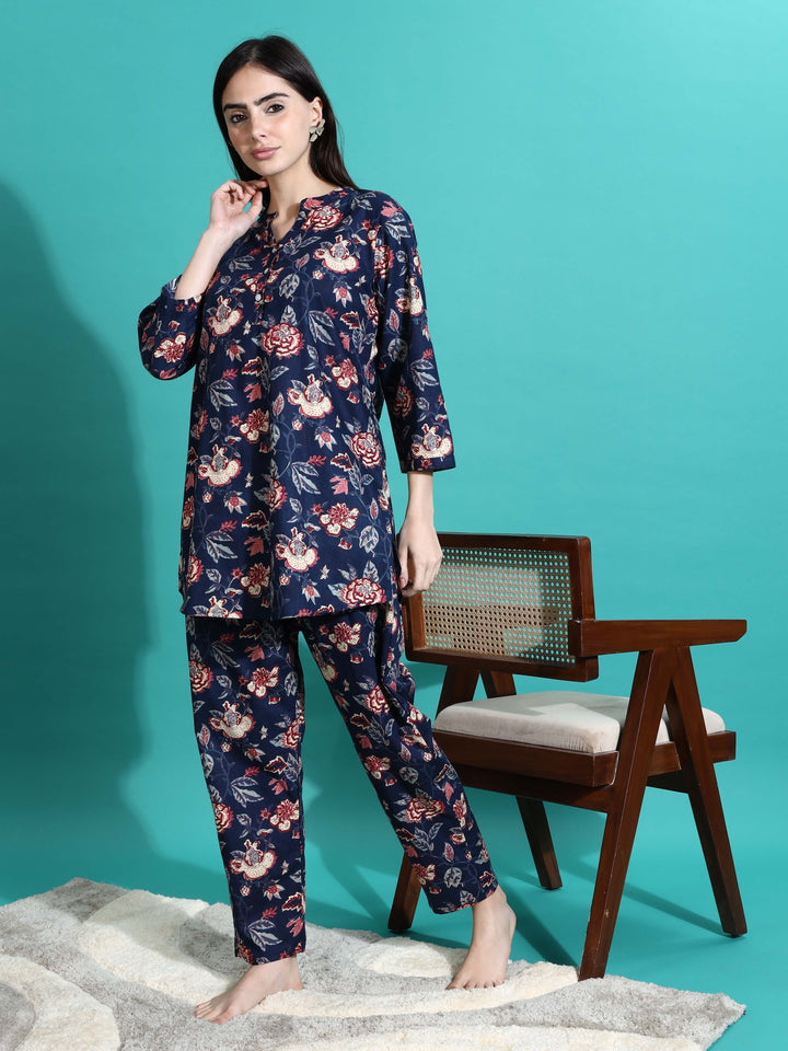 Chic Navy Blue Floral Cotton Pyjama Set for Women