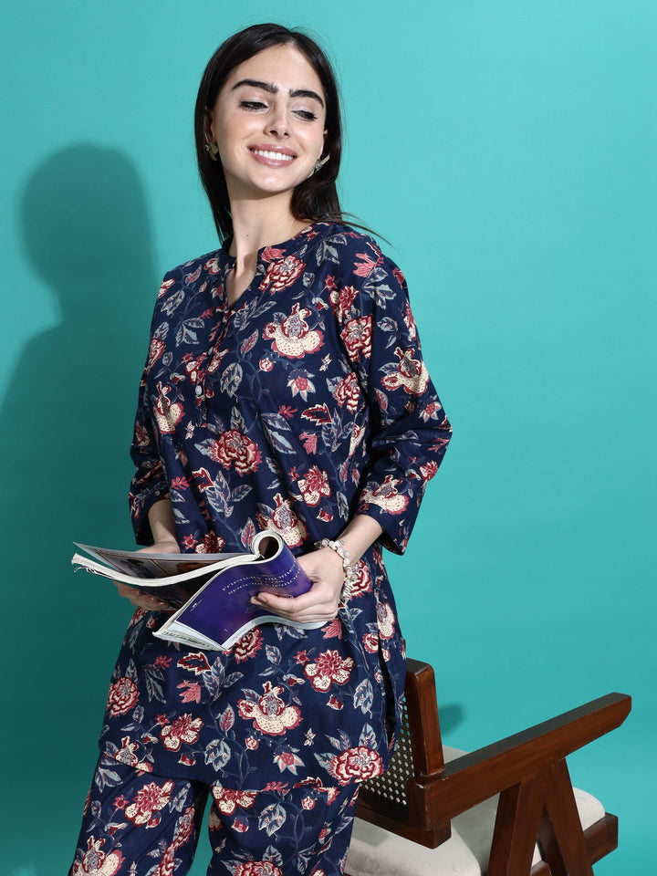 Chic Navy Blue Floral Cotton Pyjama Set for Women