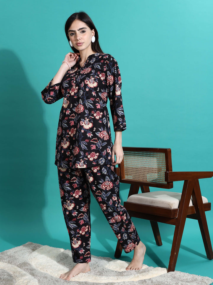 Chic Midnight Black Printed Cotton Pyjama Set for Women