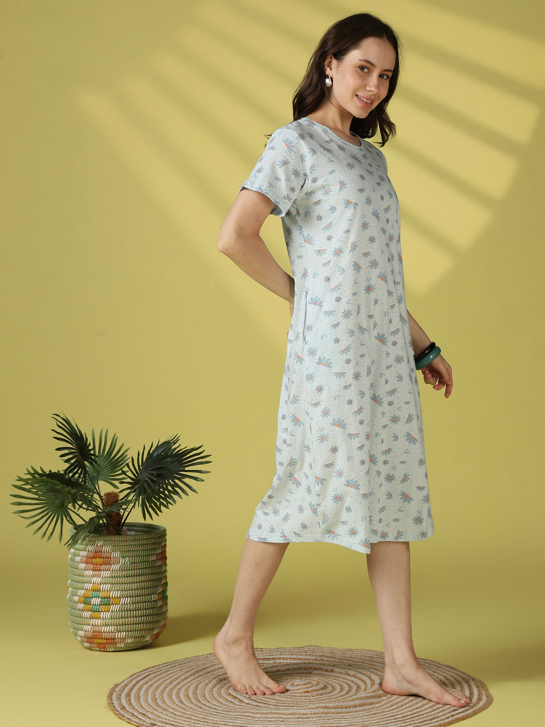 Bluebell daisy floral cotton short nighty for women