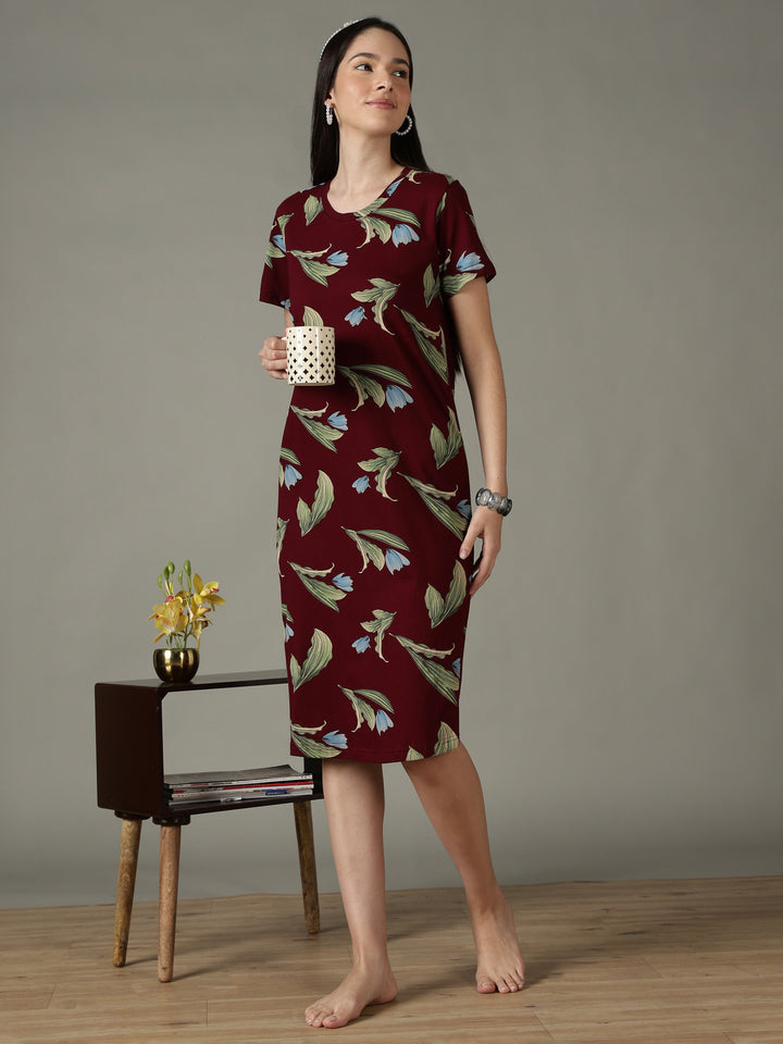 Plus size women’s short nighty in wine floral print with soft fabric